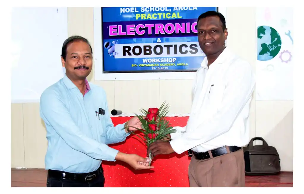 Circuit Tiles Workshop at Noel CBSE School Akola 1 Vidyasagar Academy Akola