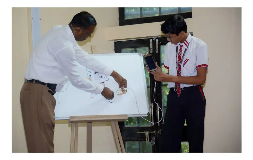 Circuit Tiles Workshop at Noel CBSE School Akola 5 Vidyasagar Academy Akola