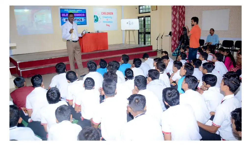 Circuit Tiles Workshop at Noel CBSE School Akola 7 Vidyasagar Academy Akola