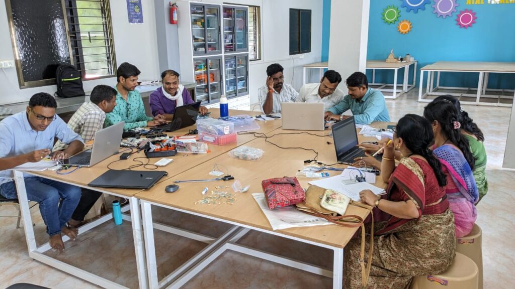 ATL Lab Workshop at Seth Bansidhar School Telhara conducted by Vidyasagar Academy Akola 1 Vidyasagar Academy Akola