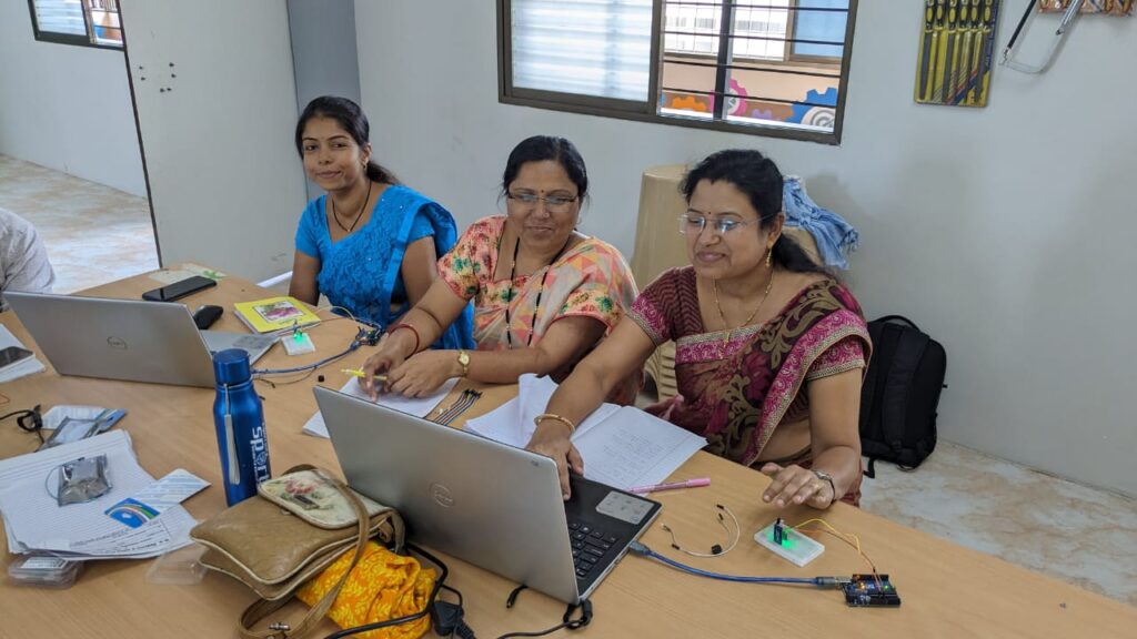 ATL Lab Workshop at Seth Bansidhar School Telhara conducted by Vidyasagar Academy Akola 12 Vidyasagar Academy